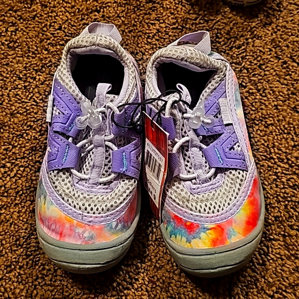 NWT Girls Outdoor shoes (like Keens)